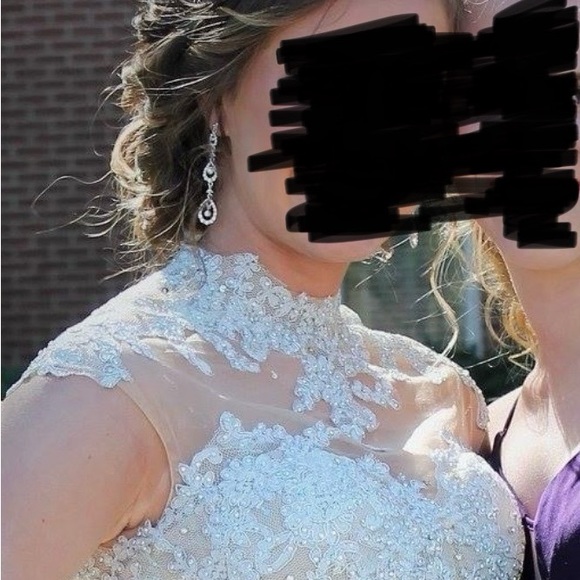 Stunning Mac Duggal Two Piece Formal - Picture 4 of 12